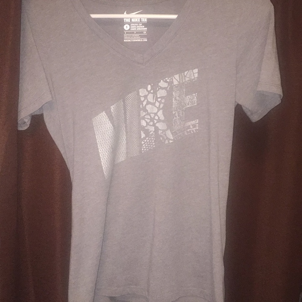 3/$15🥰Nike tee